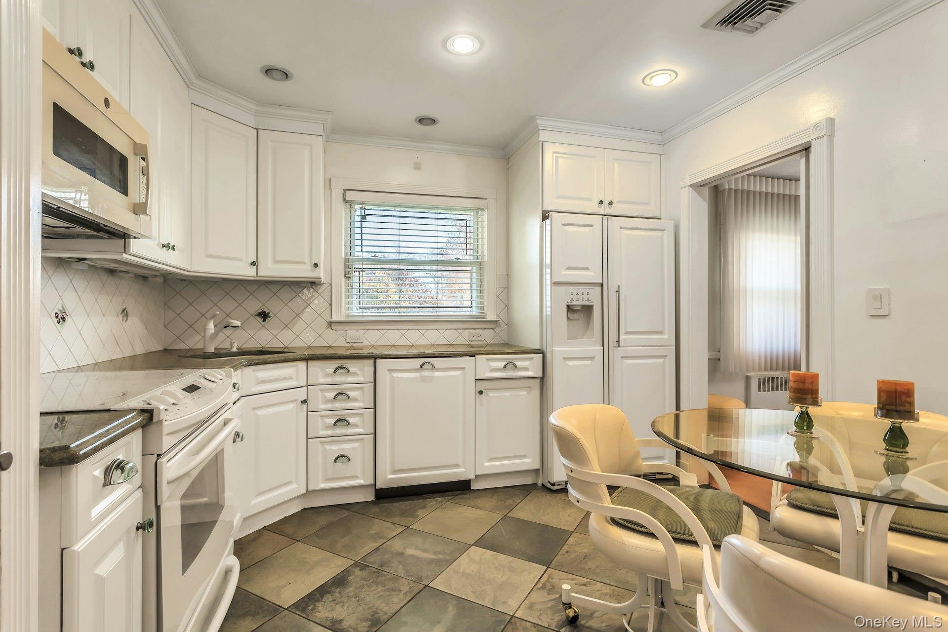 946 Bard Road, Westbury, NY 11590