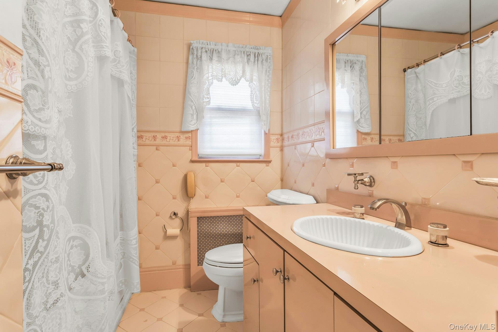 946 Bard Road, Westbury, NY 11590