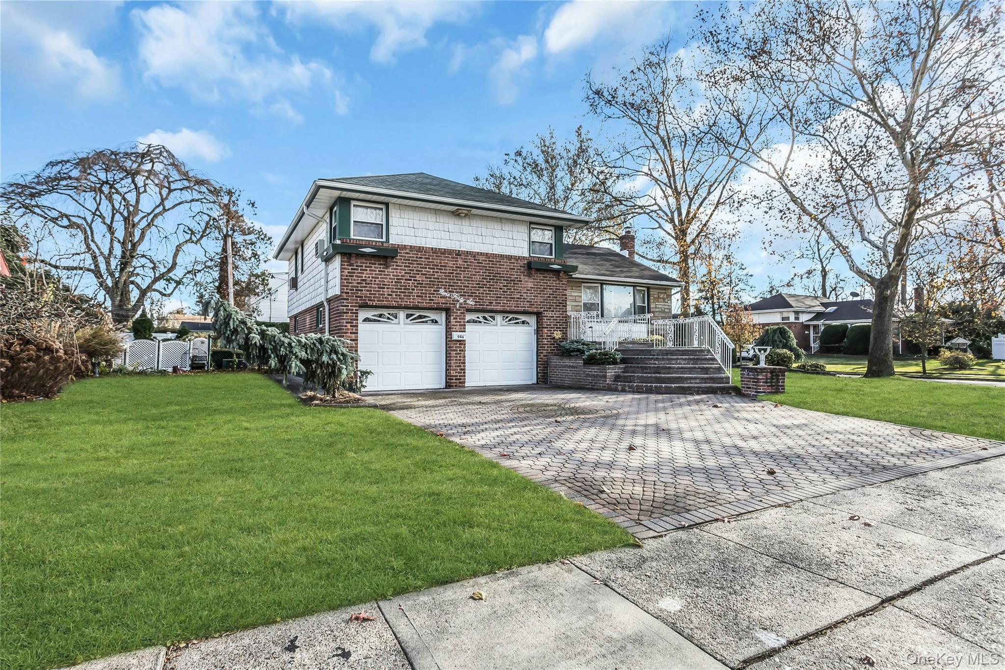 946 Bard Road, Westbury, NY 11590