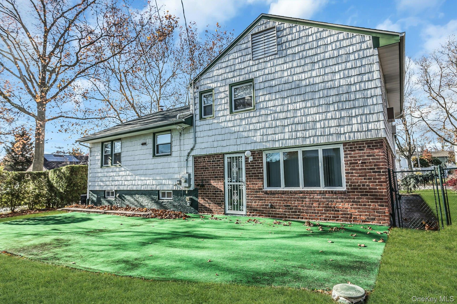 946 Bard Road, Westbury, NY 11590