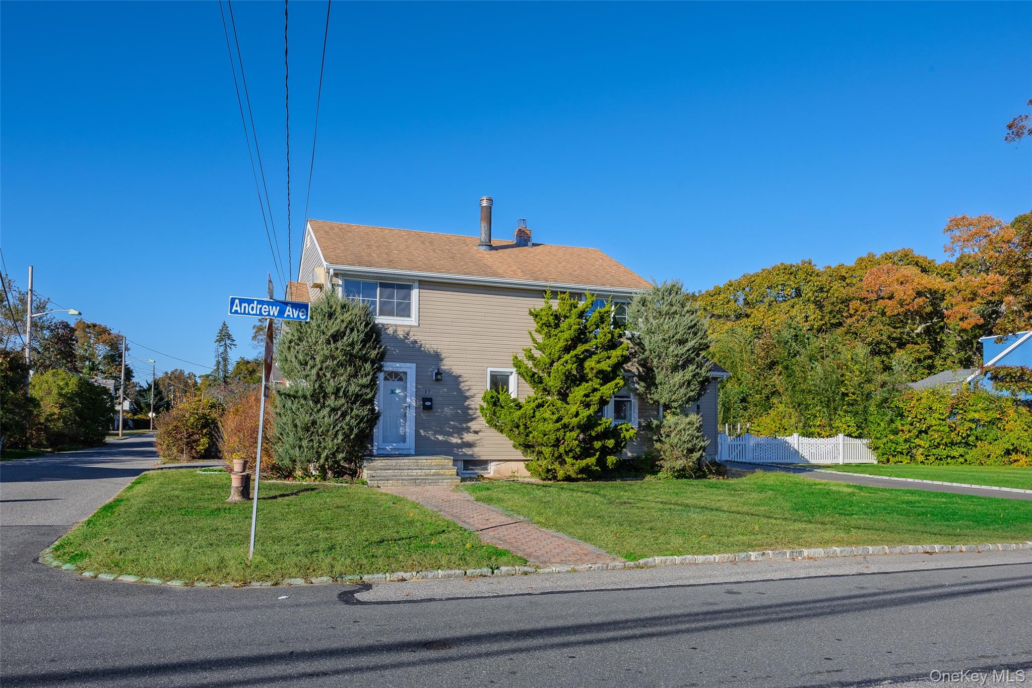 17 Andrew Avenue, Islip Terrace, NY 11752