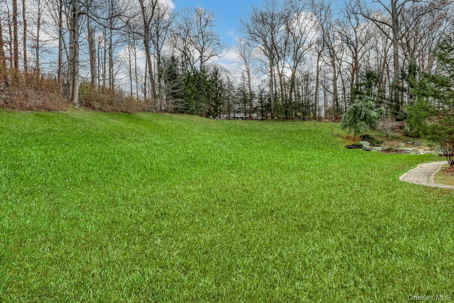 22 Golden Road, Suffern, NY 10901