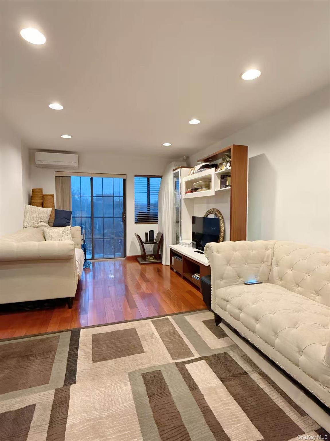 4260 Colden Street # 3A, Flushing, NY 11355