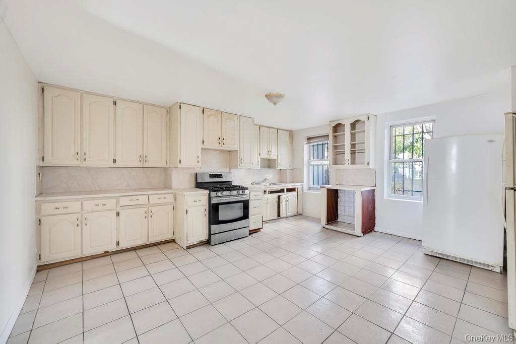 737 Decatur Street, Brooklyn, NY 11233