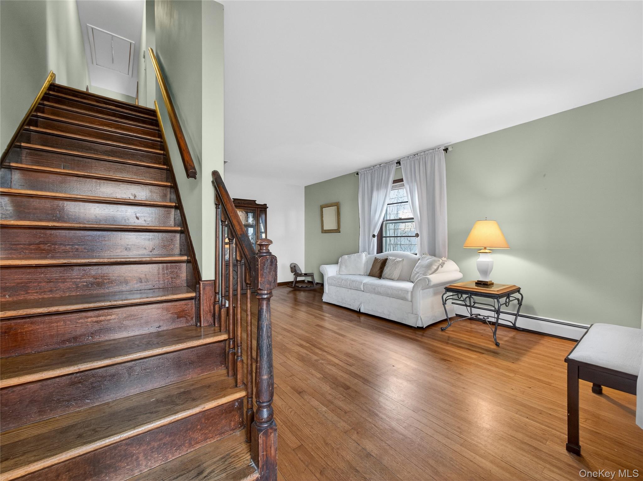 10 Dunnery Court, Suffern, NY 10901