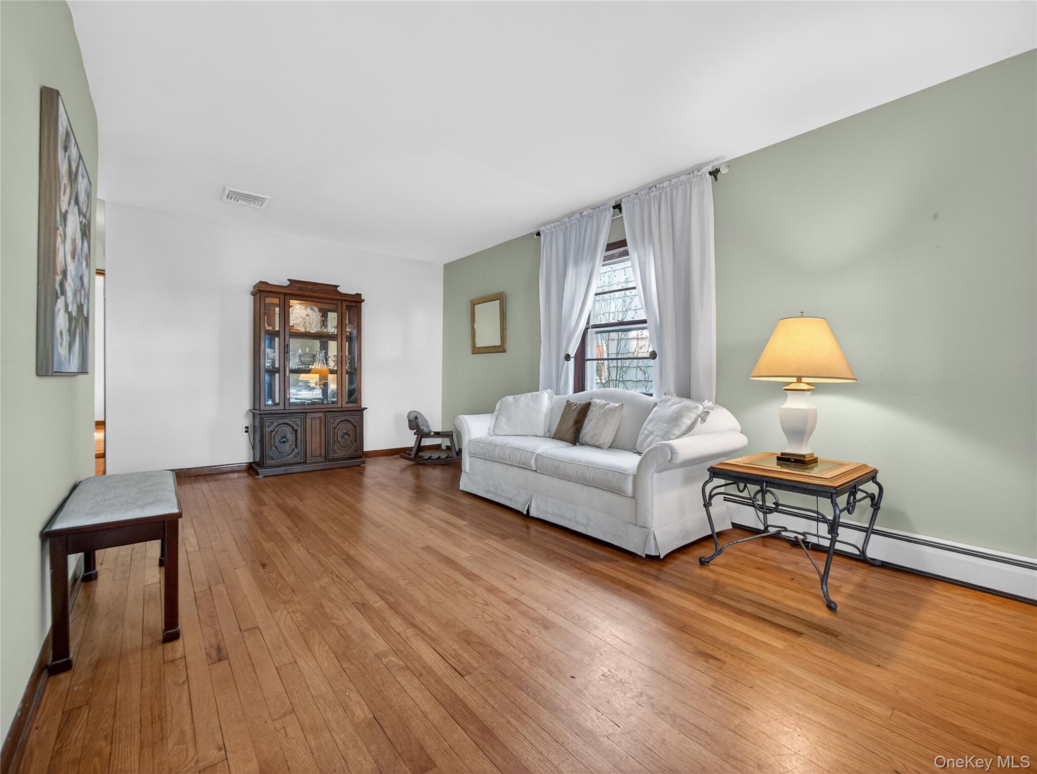 10 Dunnery Court, Suffern, NY 10901