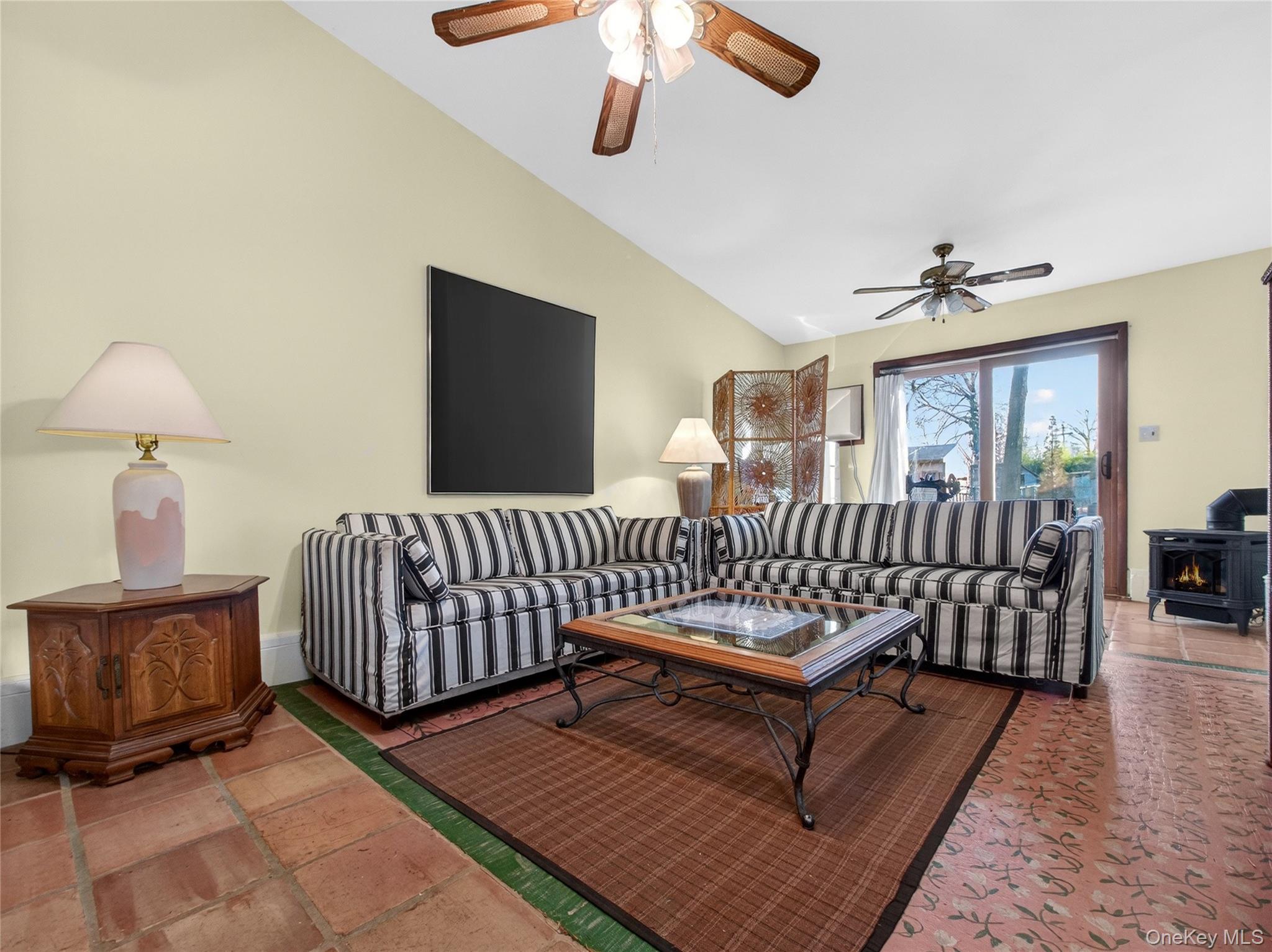 10 Dunnery Court, Suffern, NY 10901