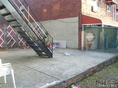 658 E 216th Street, Bronx, NY 10467