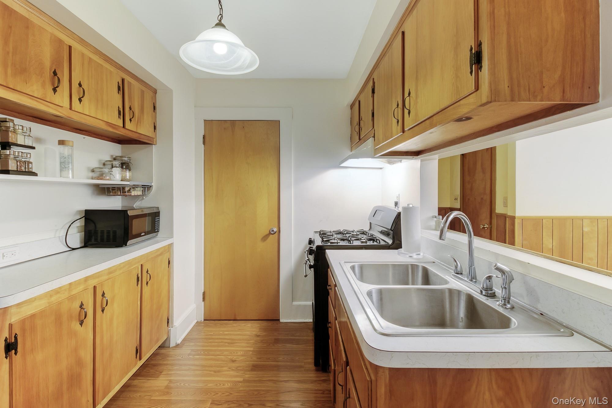 23 S Airmont Road, Suffern, NY 10901