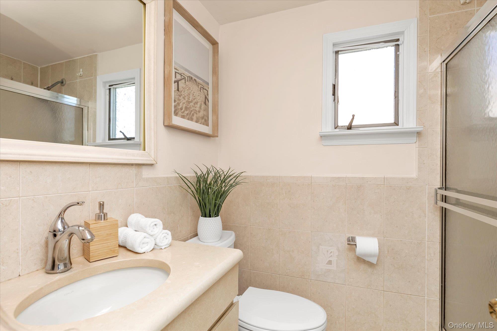 6 Karen Avenue, Plainview, NY 11803