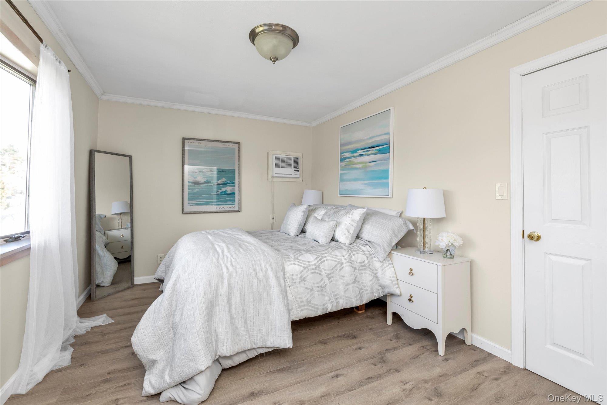 6 Karen Avenue, Plainview, NY 11803