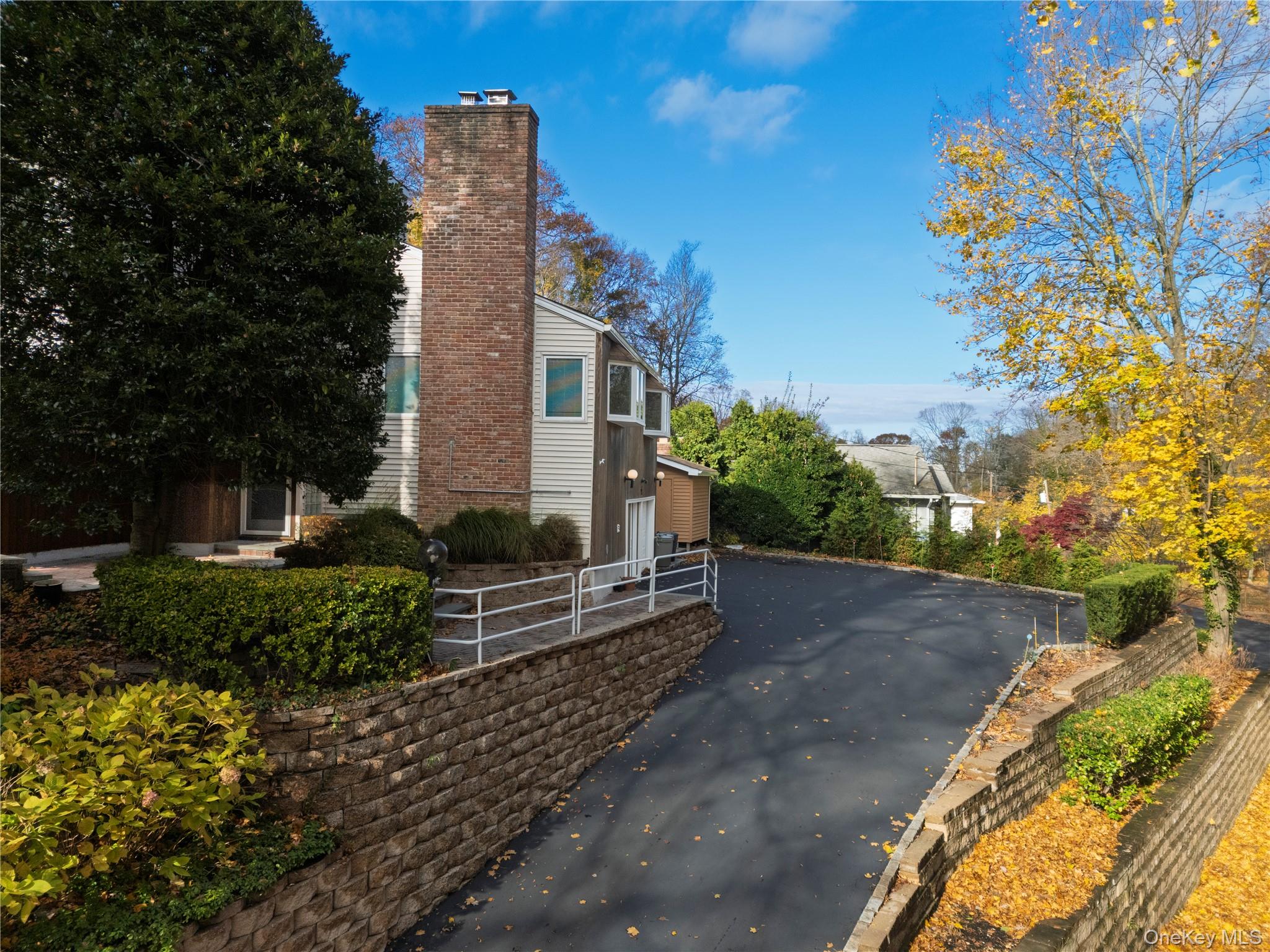 68 McCouns Lane, Oyster Bay, NY 11771