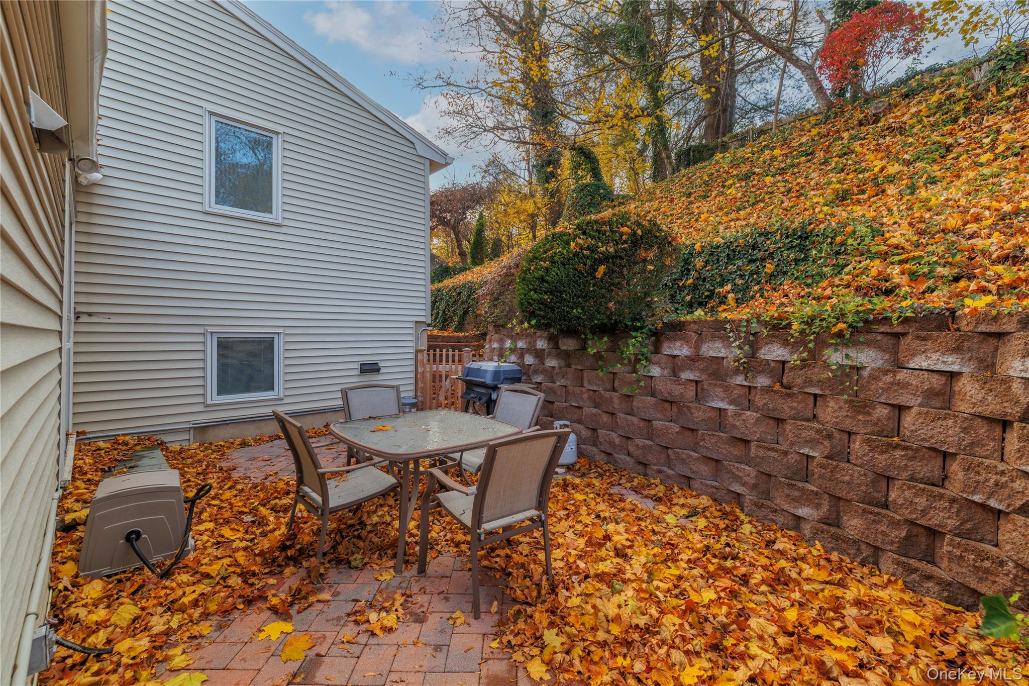 68 McCouns Lane, Oyster Bay, NY 11771