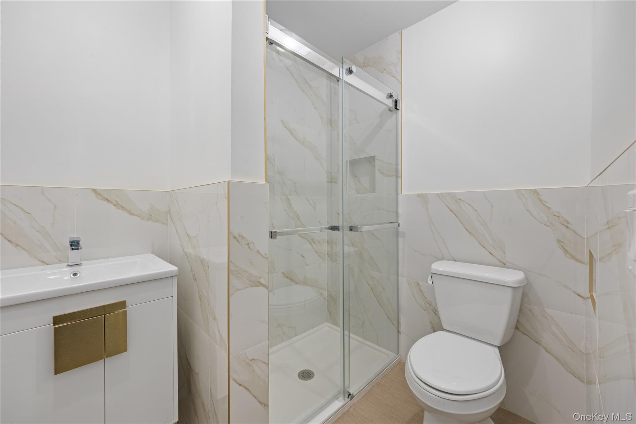 40 Singer Avenue # 214, Spring Valley, NY 10977