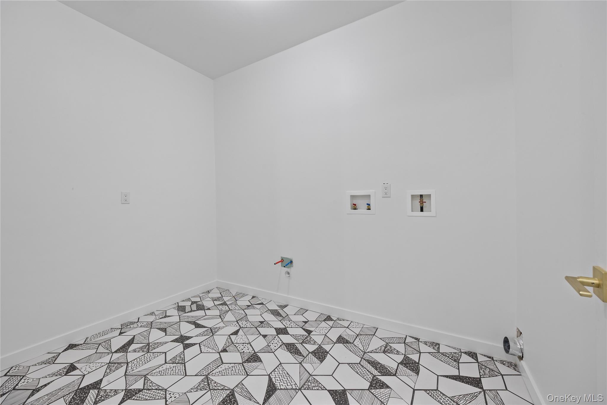 40 Singer Avenue # 214, Spring Valley, NY 10977