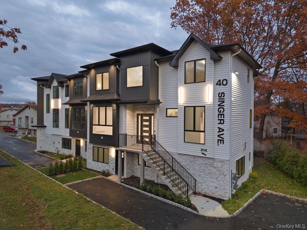 40 Singer Avenue # 214, Spring Valley, NY 10977