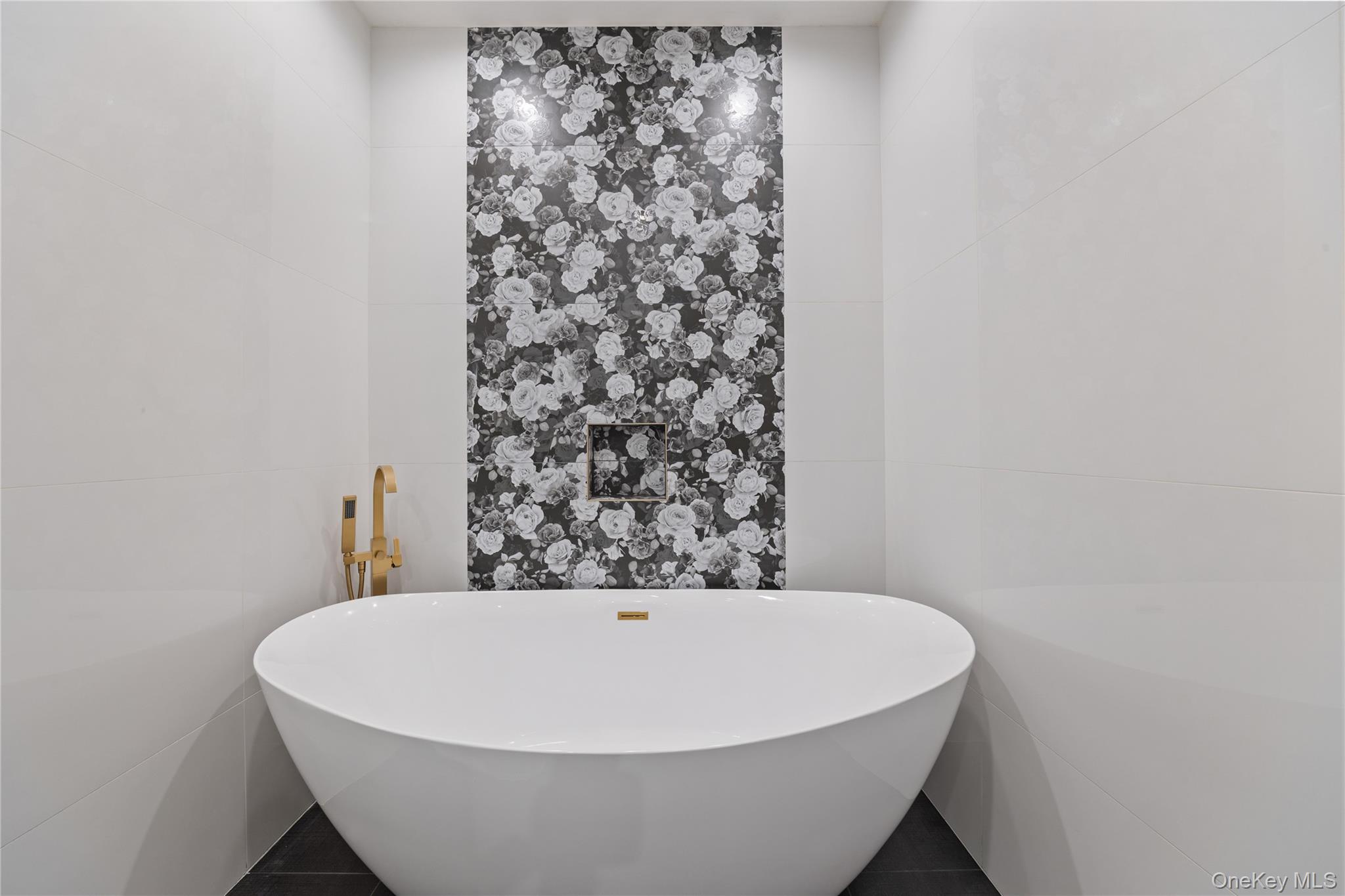 40 Singer Avenue # 214, Spring Valley, NY 10977