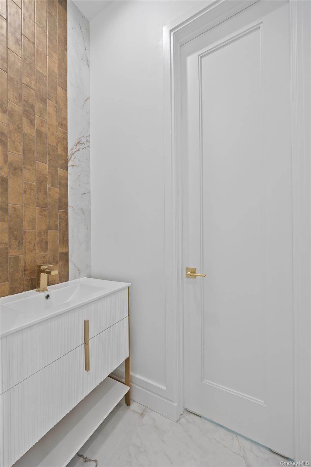 40 Singer Avenue # 214, Spring Valley, NY 10977