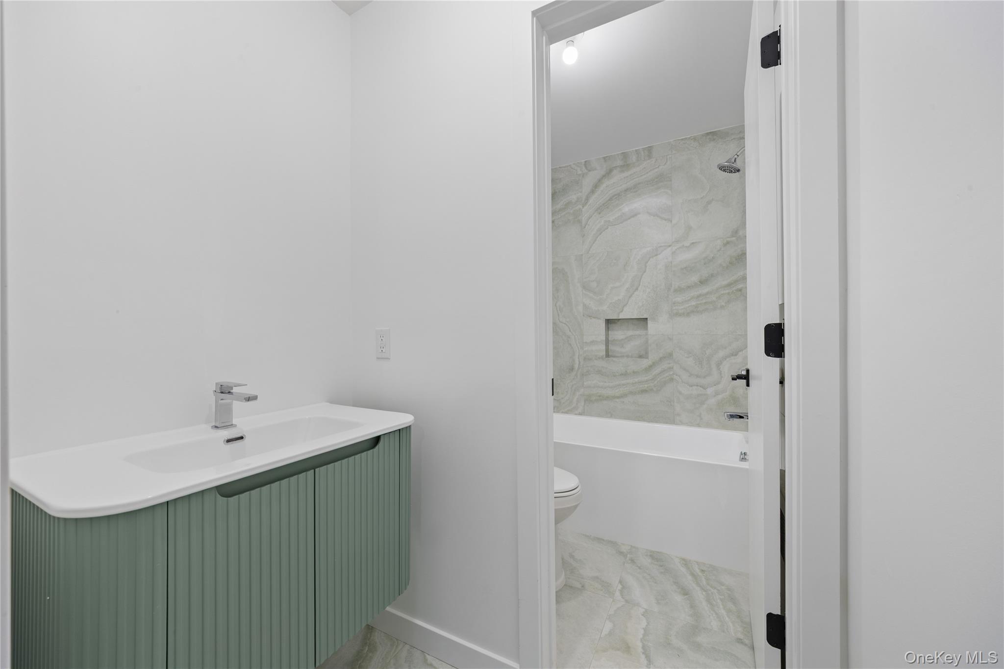 40 Singer Avenue # 214, Spring Valley, NY 10977