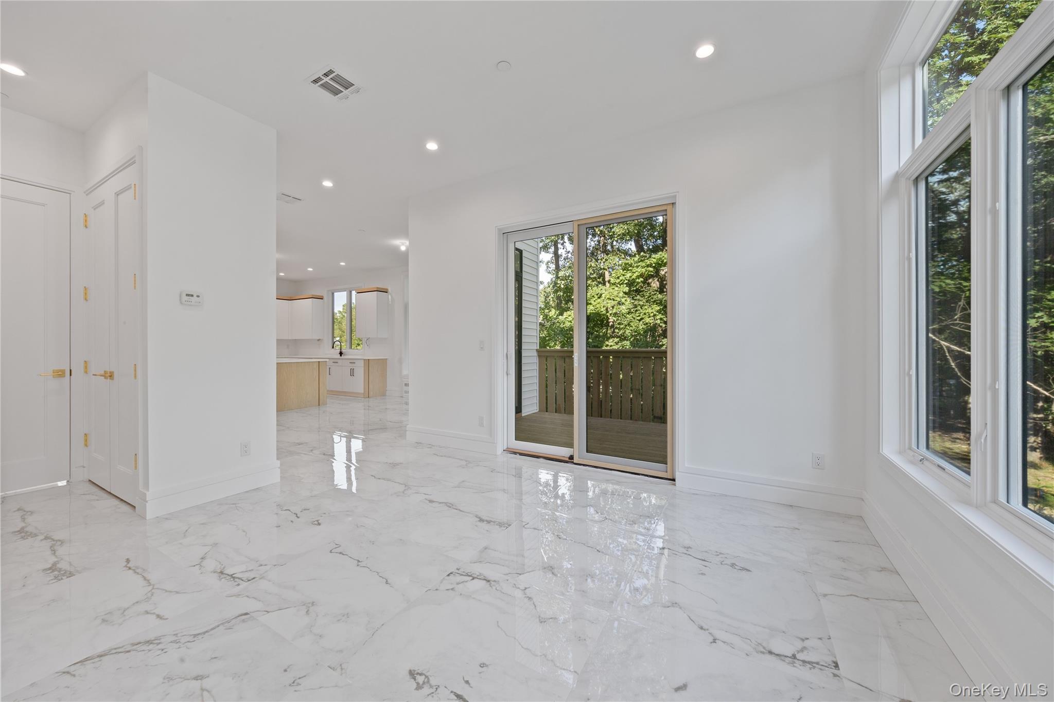 40 Singer Avenue # 214, Spring Valley, NY 10977