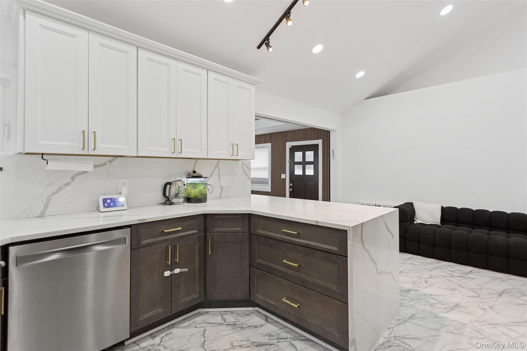 84 Rosedale Road, North Woodmere, NY 11581