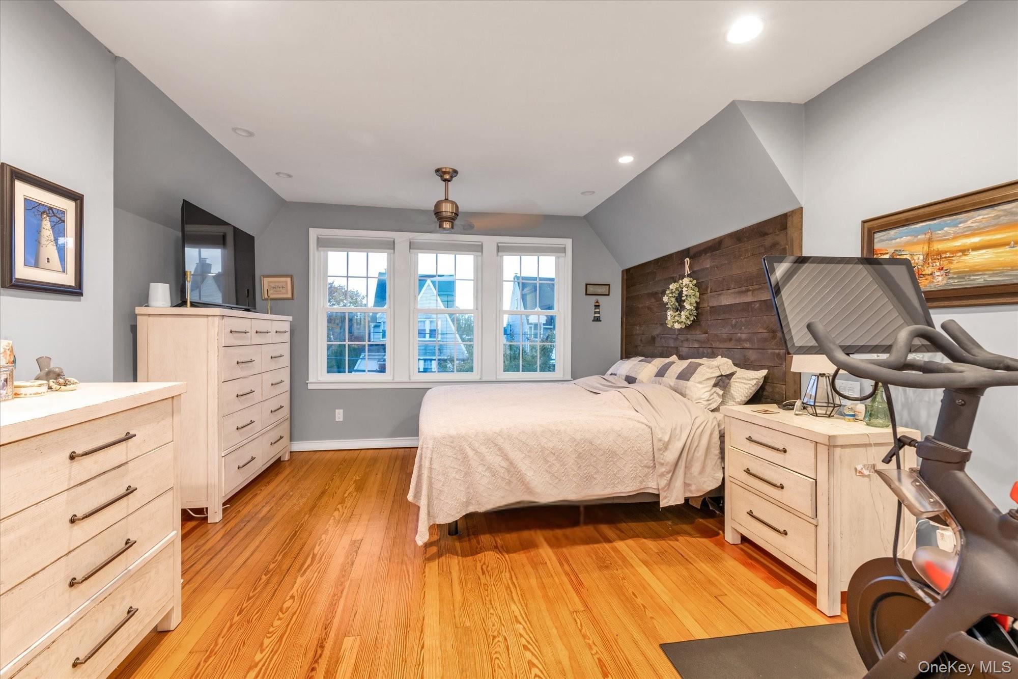 29 Orleans Road, Valley Stream, NY 11581