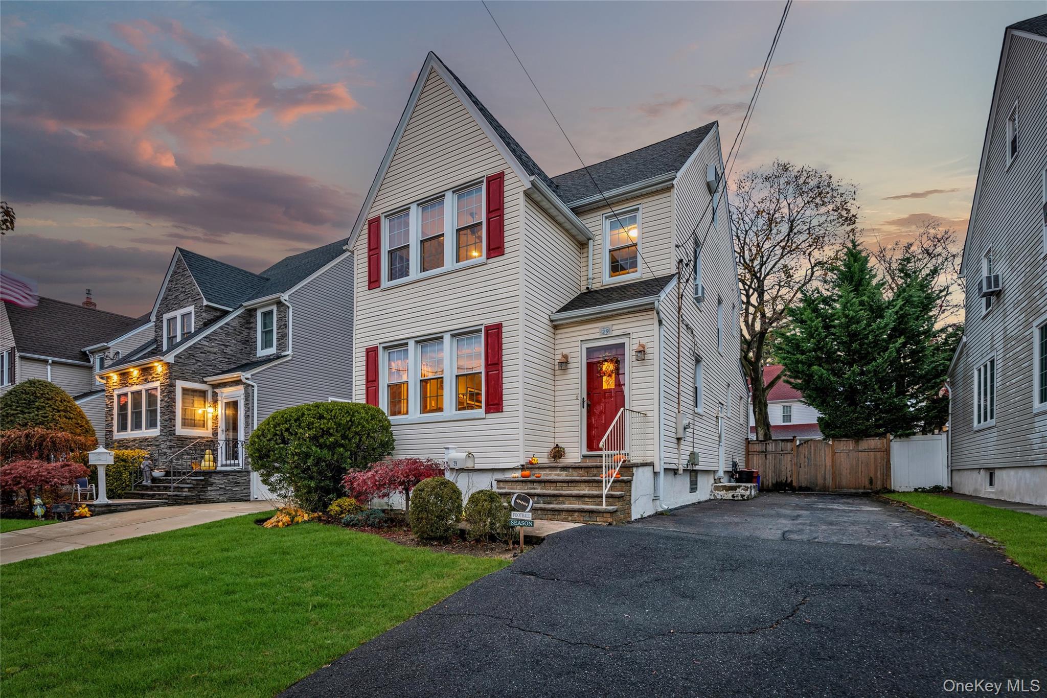 29 Orleans Road, Valley Stream, NY 11581