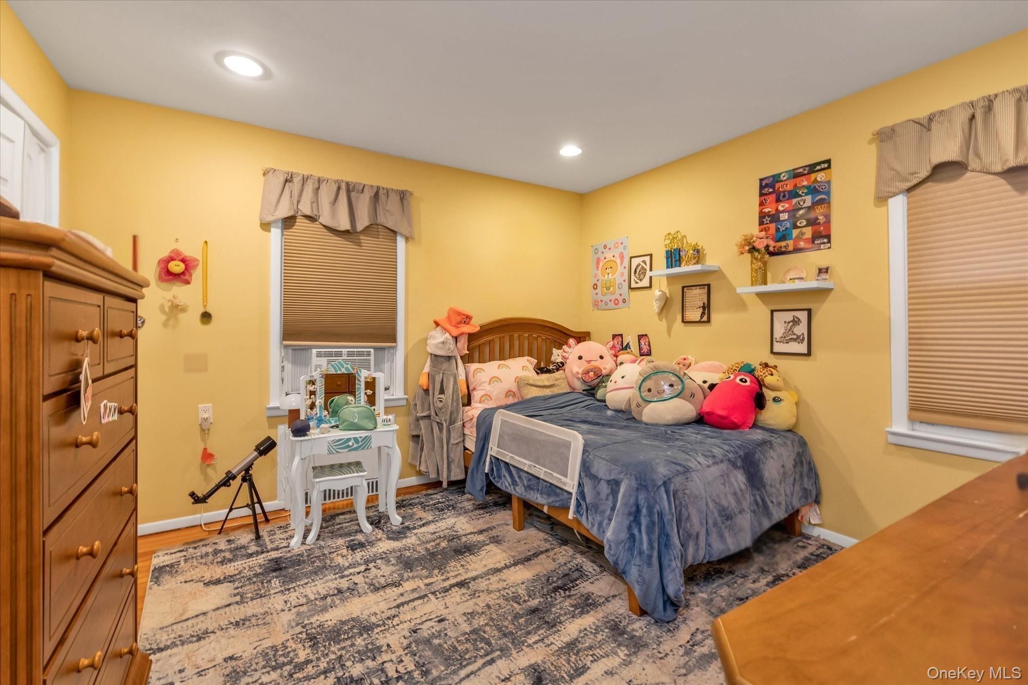 29 Orleans Road, Valley Stream, NY 11581