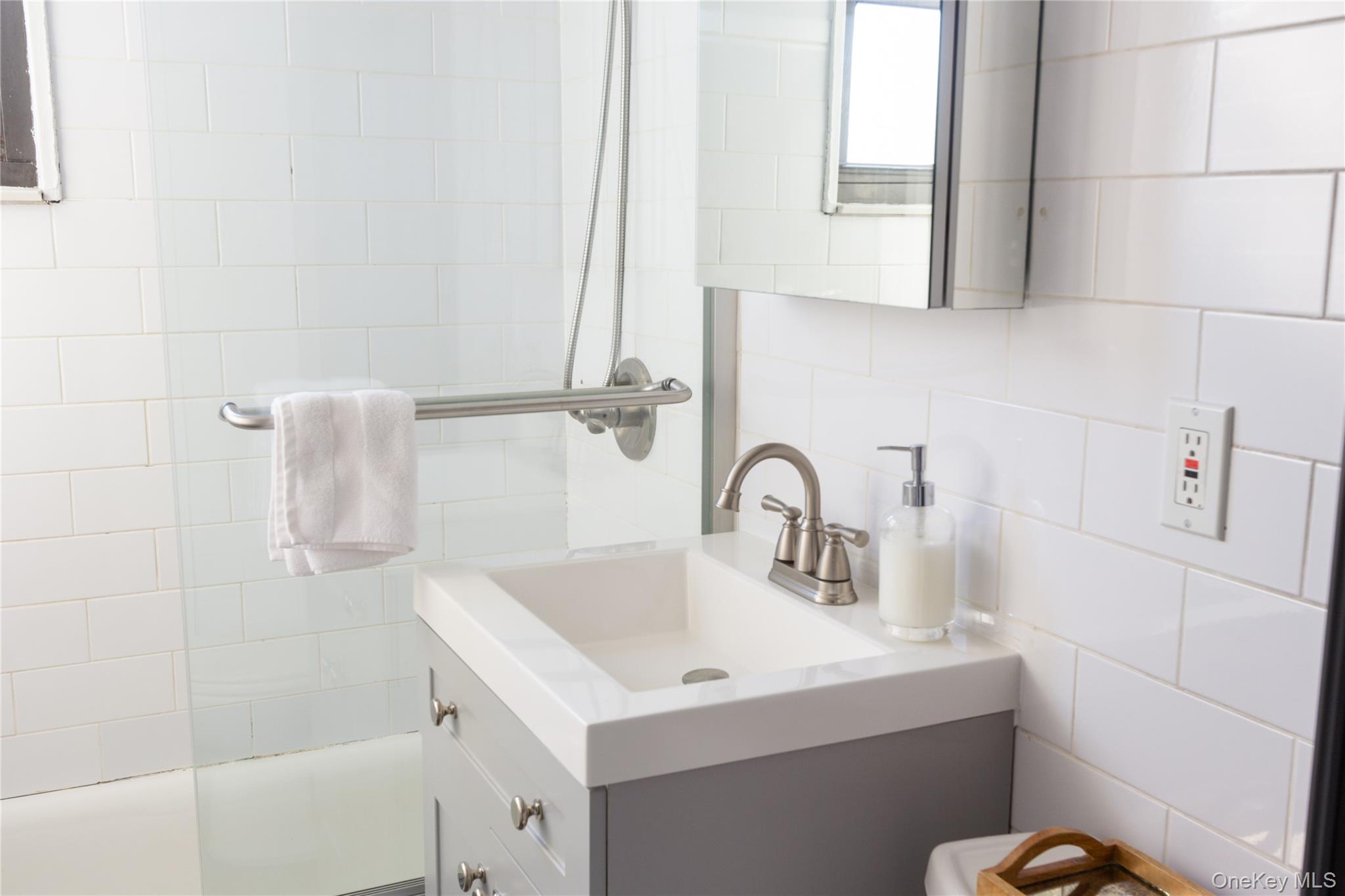 163-62 Willets Point Boulevard # Upper, Whitestone, NY 11357