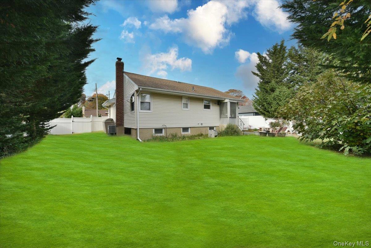 2203 Washington Street, Merrick, NY 11566