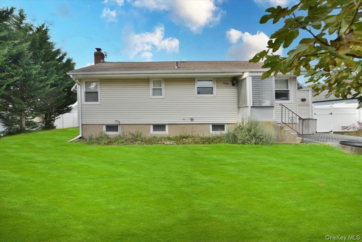 2203 Washington Street, Merrick, NY 11566