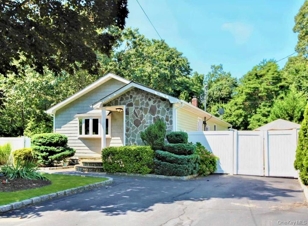 465 Wellwood Drive, Shirley, NY 11967