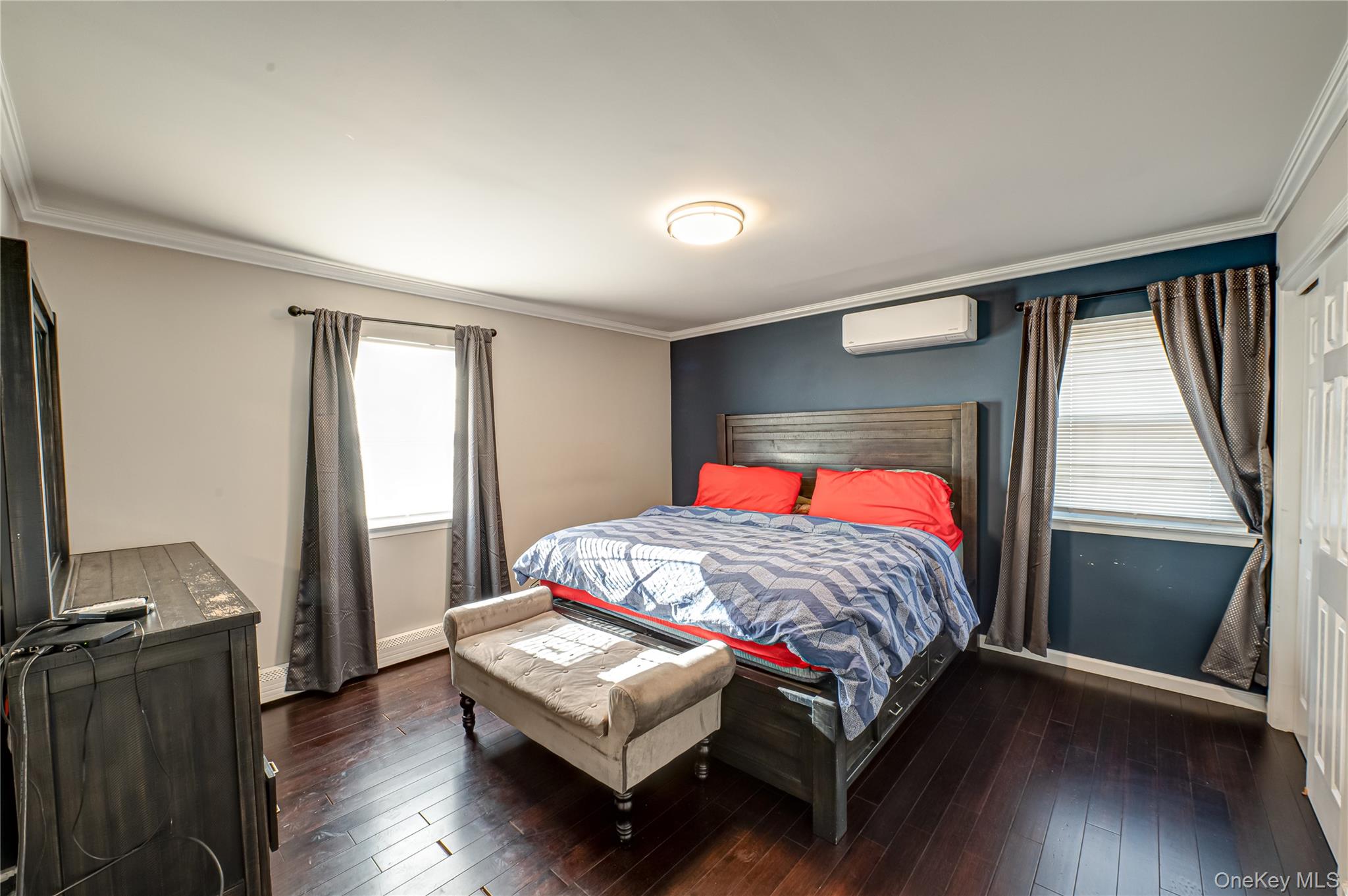 27 MANCHESTER Road, Huntington, NY 11743