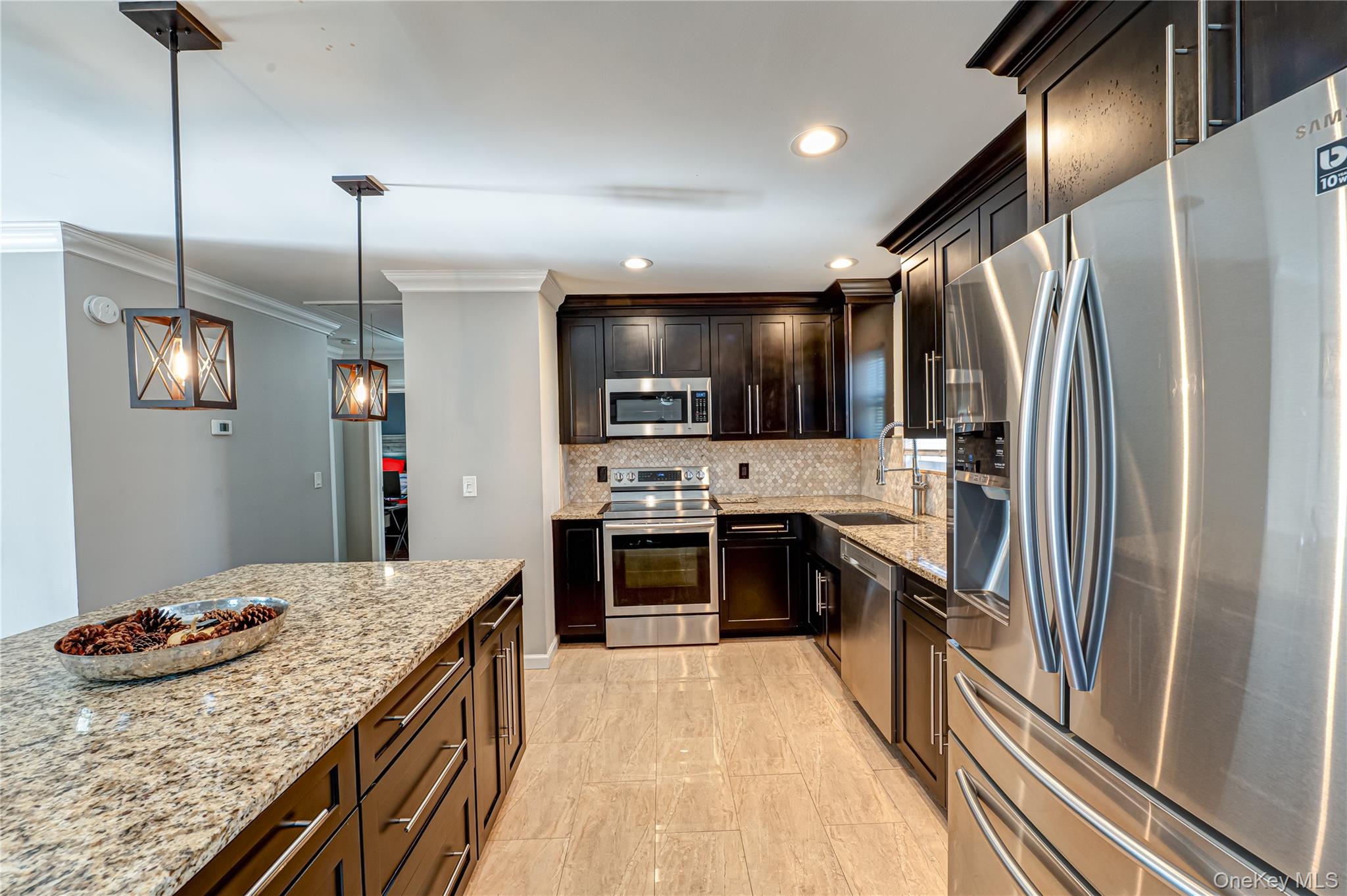 27 MANCHESTER Road, Huntington, NY 11743