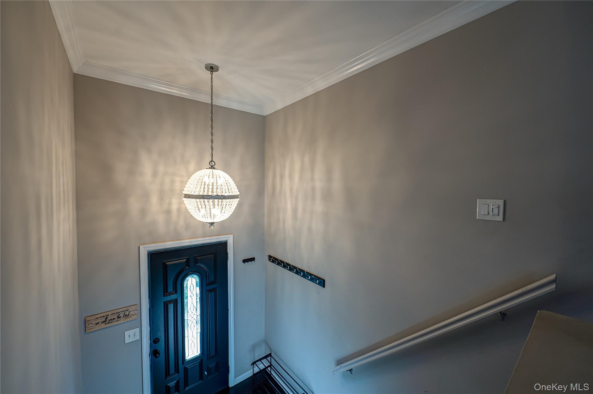 27 MANCHESTER Road, Huntington, NY 11743