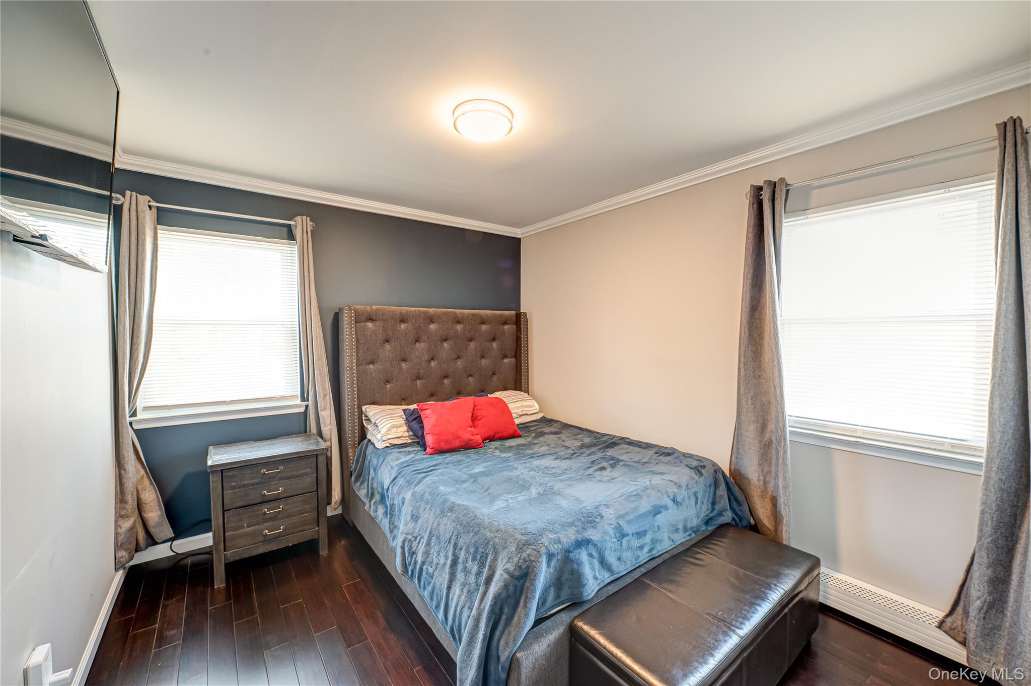 27 MANCHESTER Road, Huntington, NY 11743