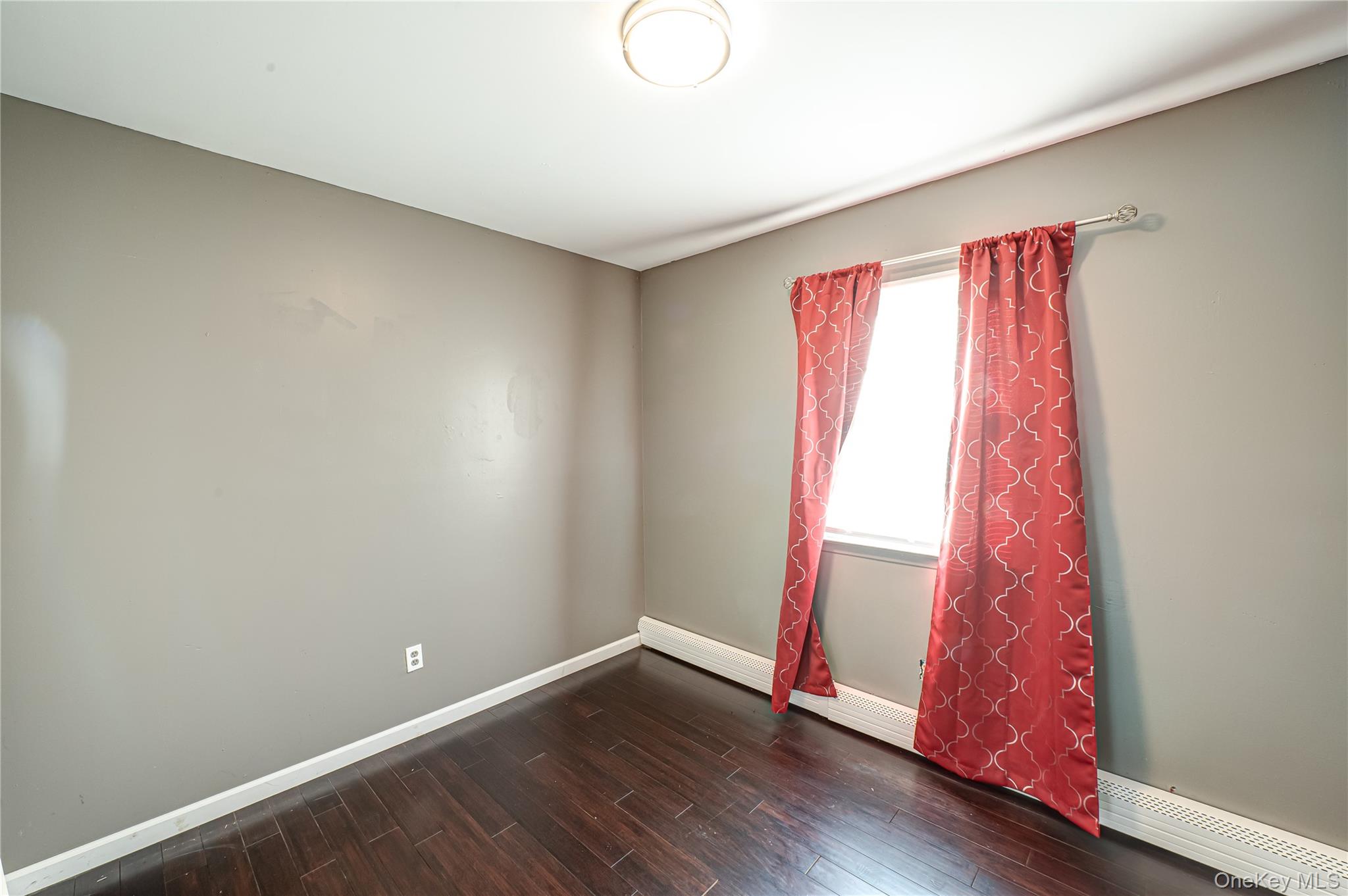 27 MANCHESTER Road, Huntington, NY 11743