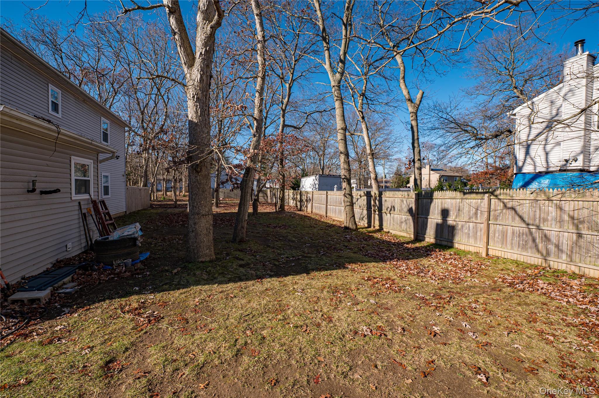 27 MANCHESTER Road, Huntington, NY 11743