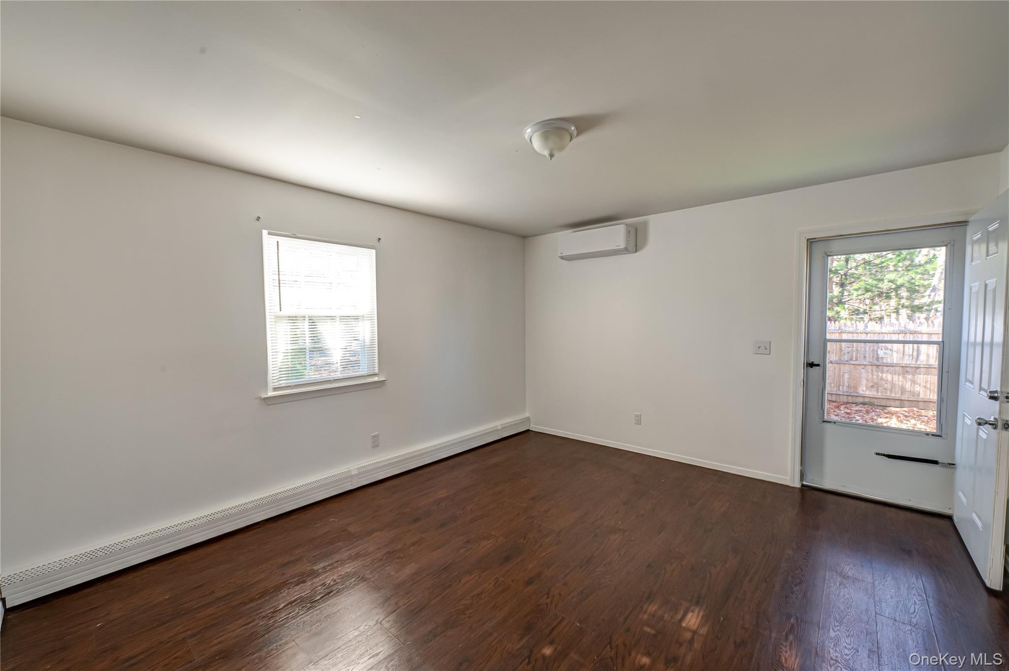 27 MANCHESTER Road, Huntington, NY 11743