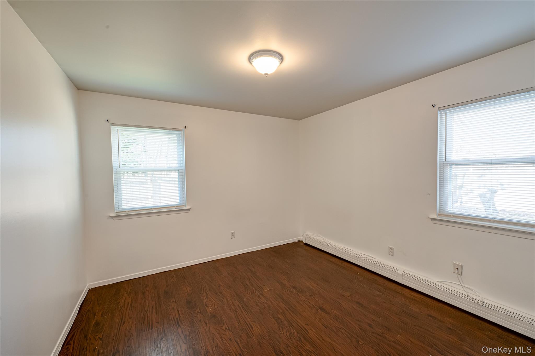 27 MANCHESTER Road, Huntington, NY 11743