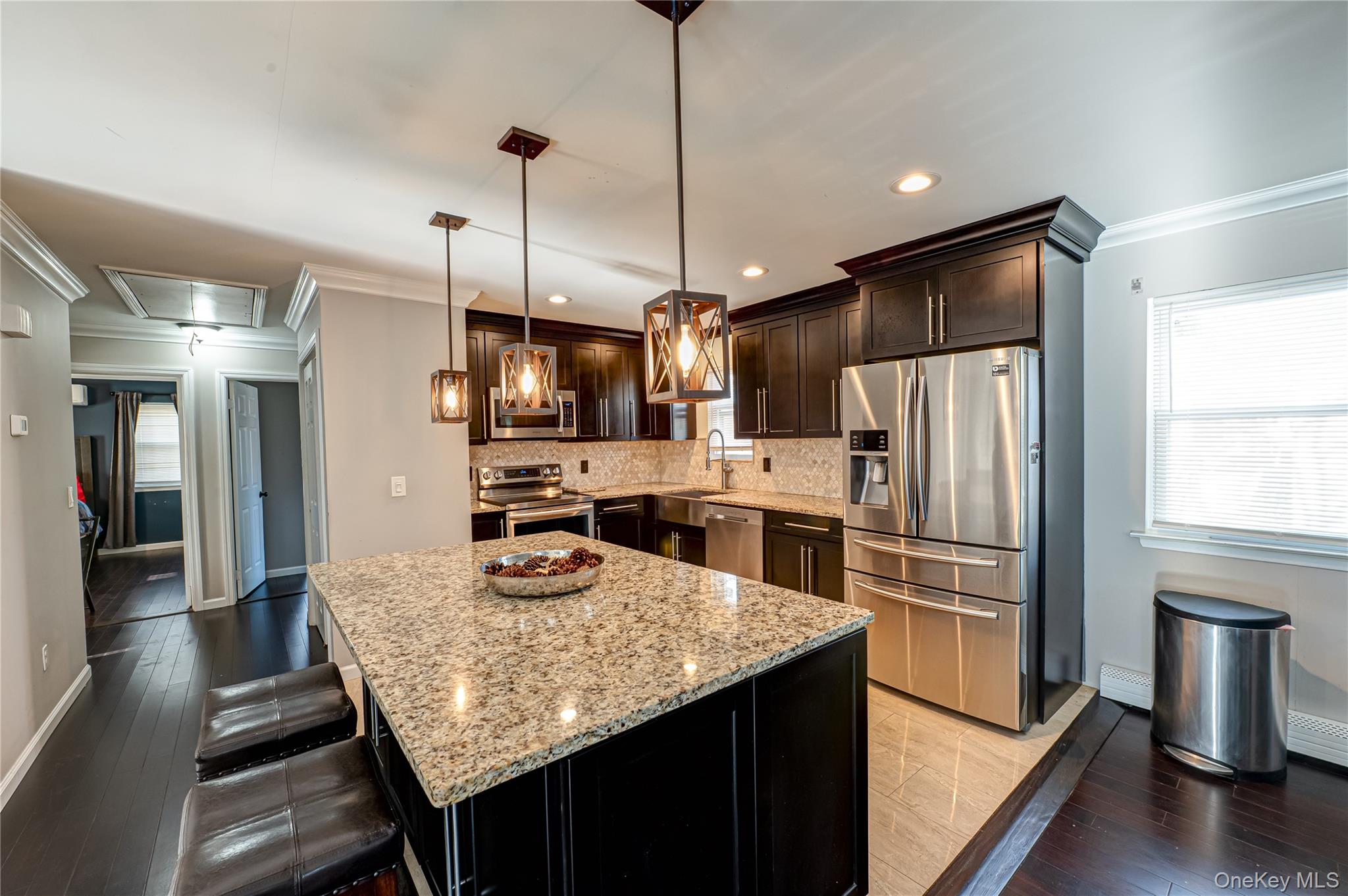 27 MANCHESTER Road, Huntington, NY 11743