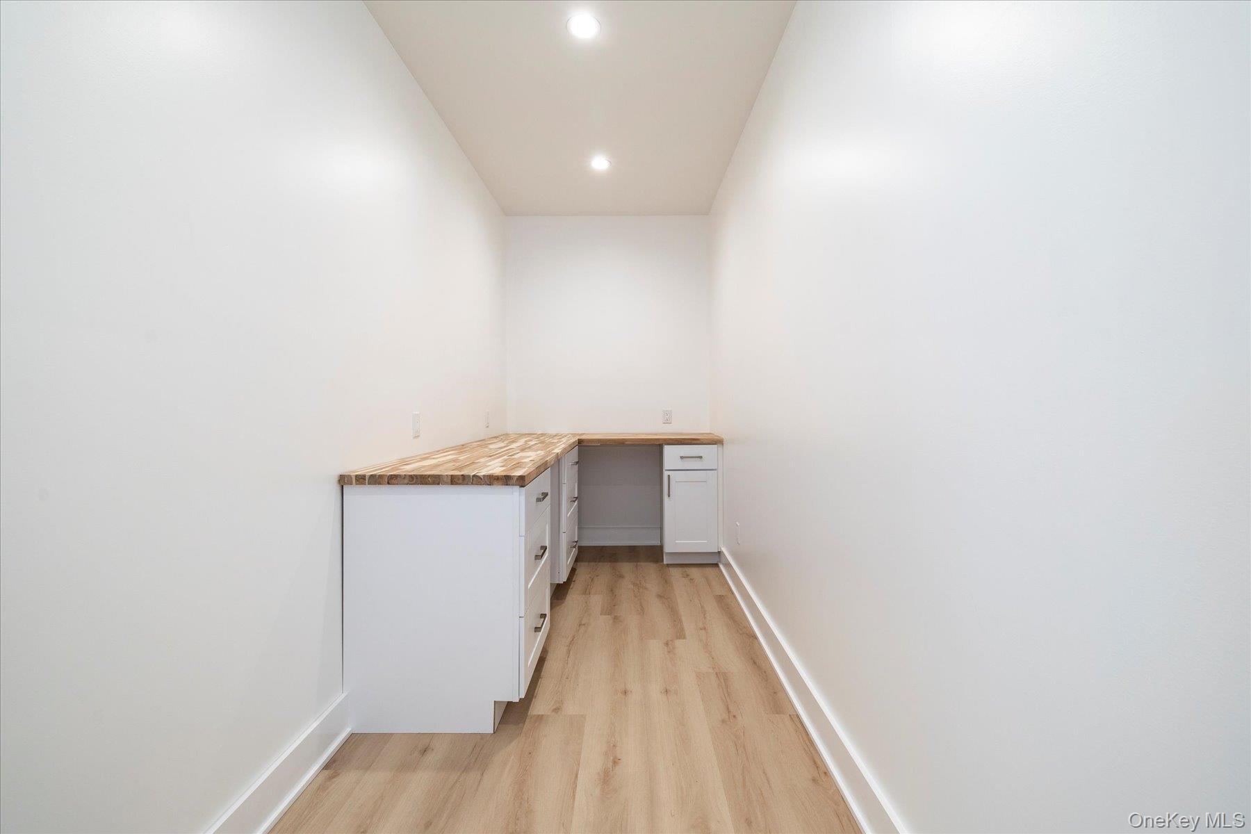 480 Ackerly Pond Lane, Southold, NY 11971