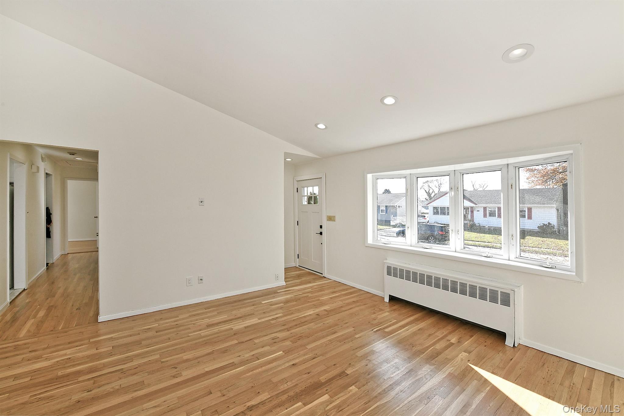 7 Stephen Drive, Farmingdale, NY 11735