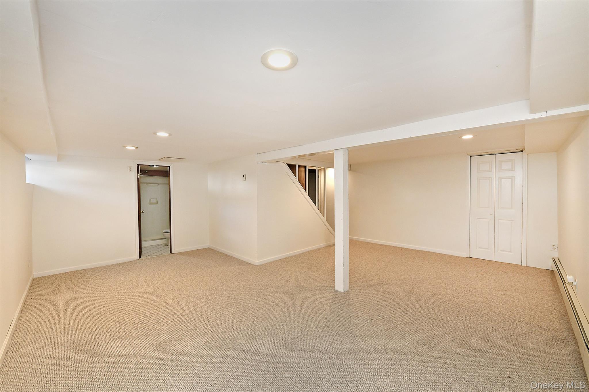 7 Stephen Drive, Farmingdale, NY 11735