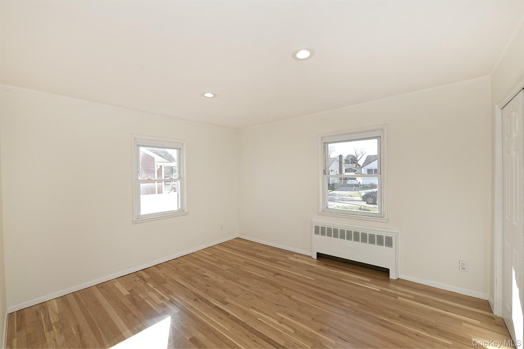 7 Stephen Drive, Farmingdale, NY 11735