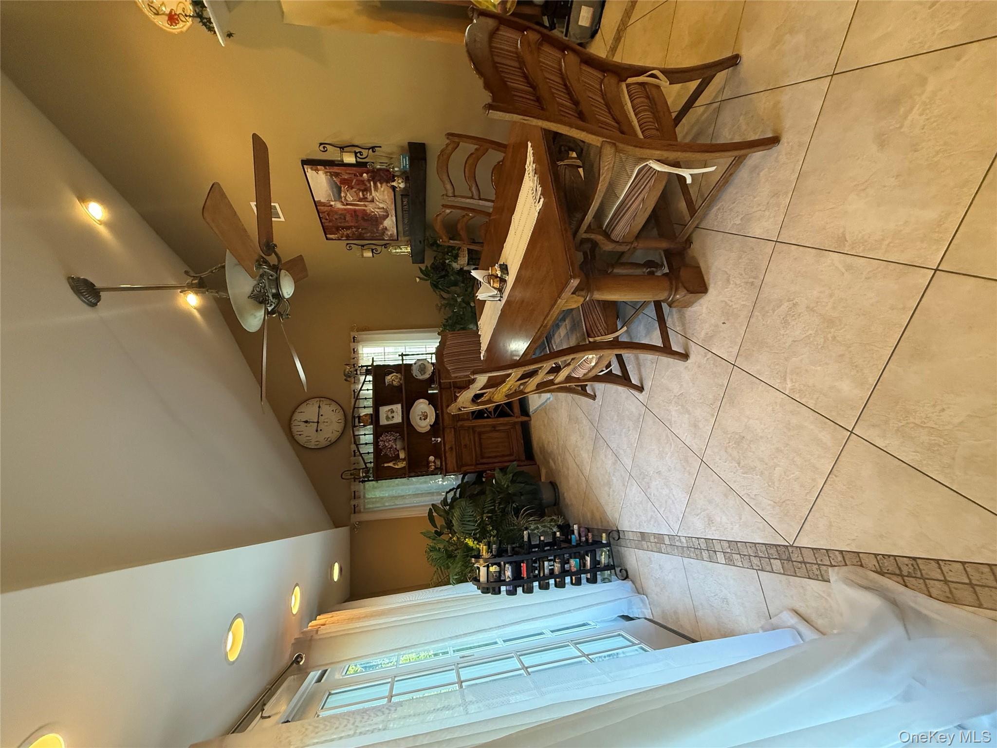 6 Lee Place, Old Bethpage, NY 11804