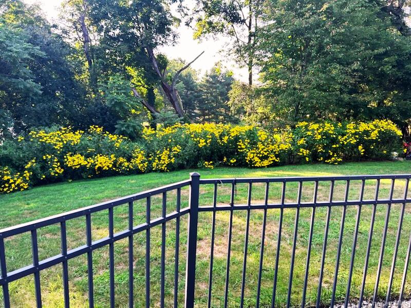 1 Fox Road, Florida, NY 10921