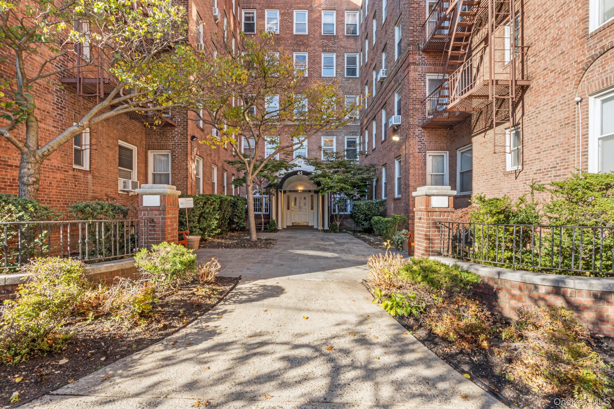 45 Kew Gardens Road # 4A, Kew Gardens, NY 11415