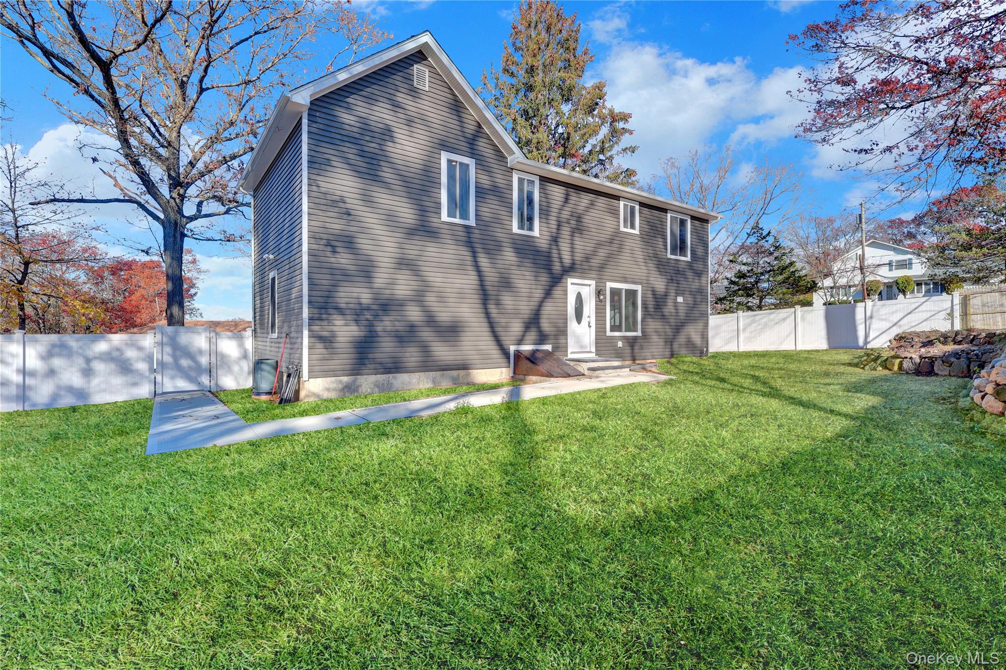 6 Renee Court, Centereach, NY 11720