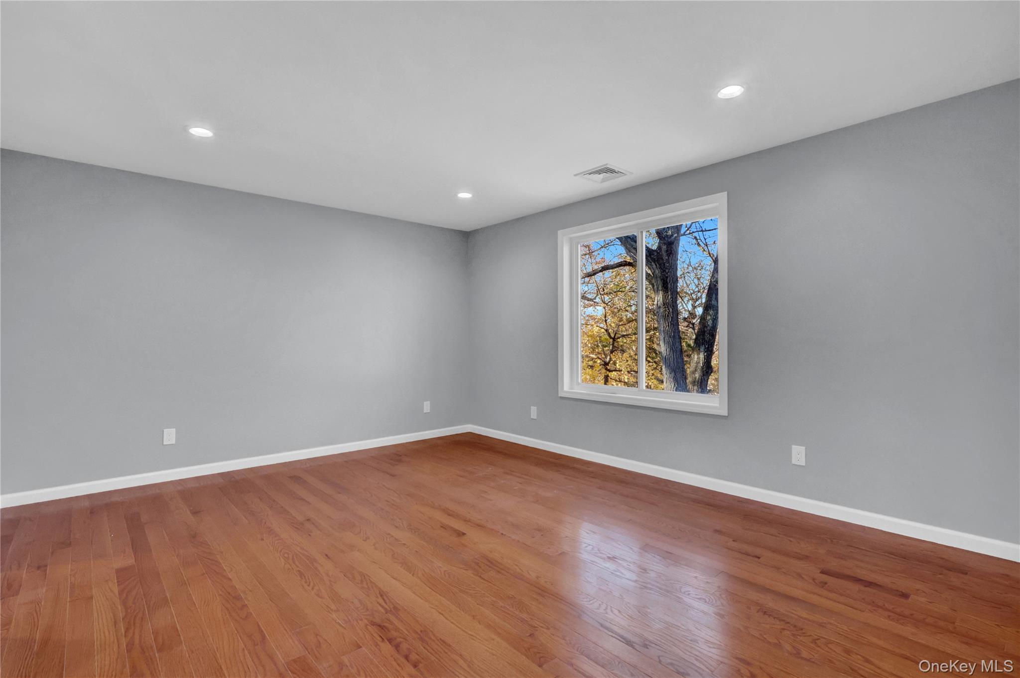 6 Renee Court, Centereach, NY 11720